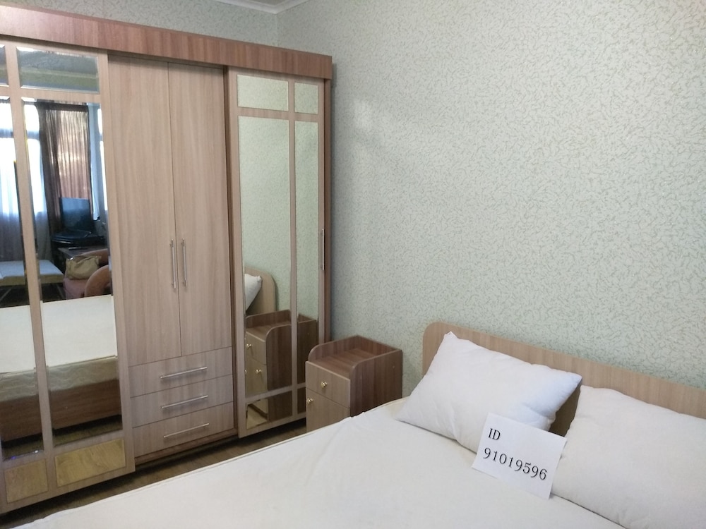 Apartment on Krymskaya 36 Green Area 9