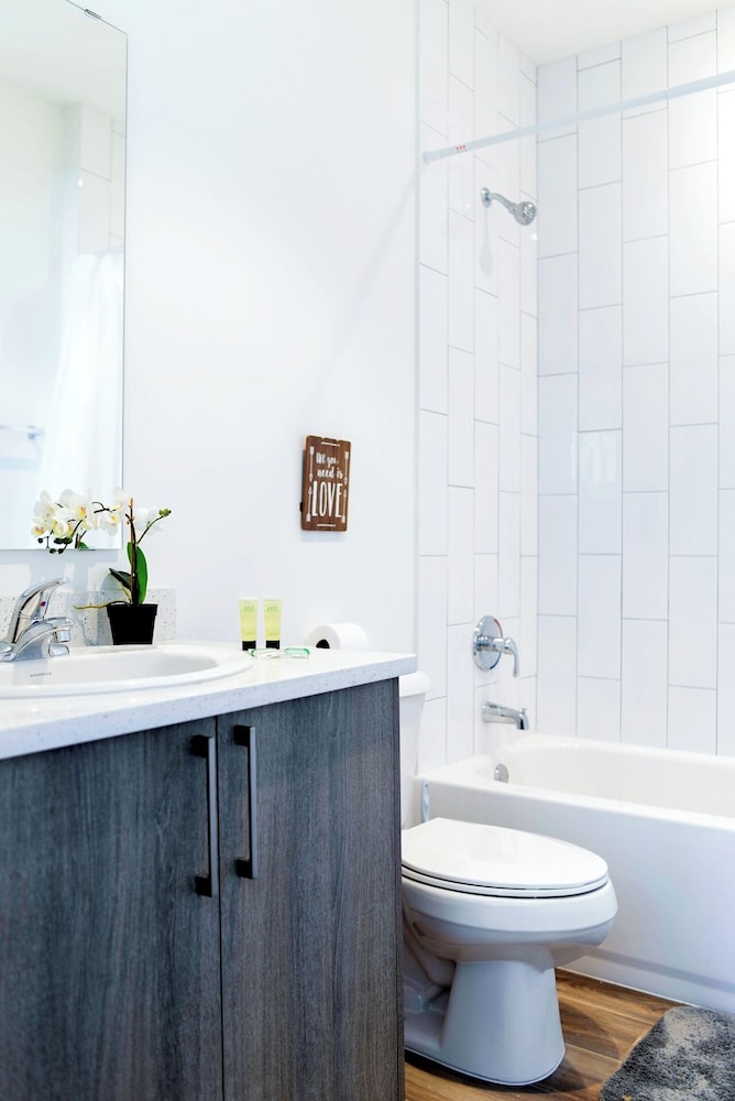 Stylish Townhouses by Design District
