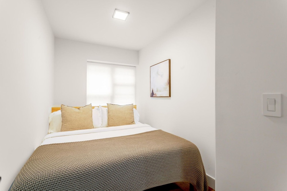 Luxury 3 Bedroom 2 Bath Apartment in Prime Location of NYC