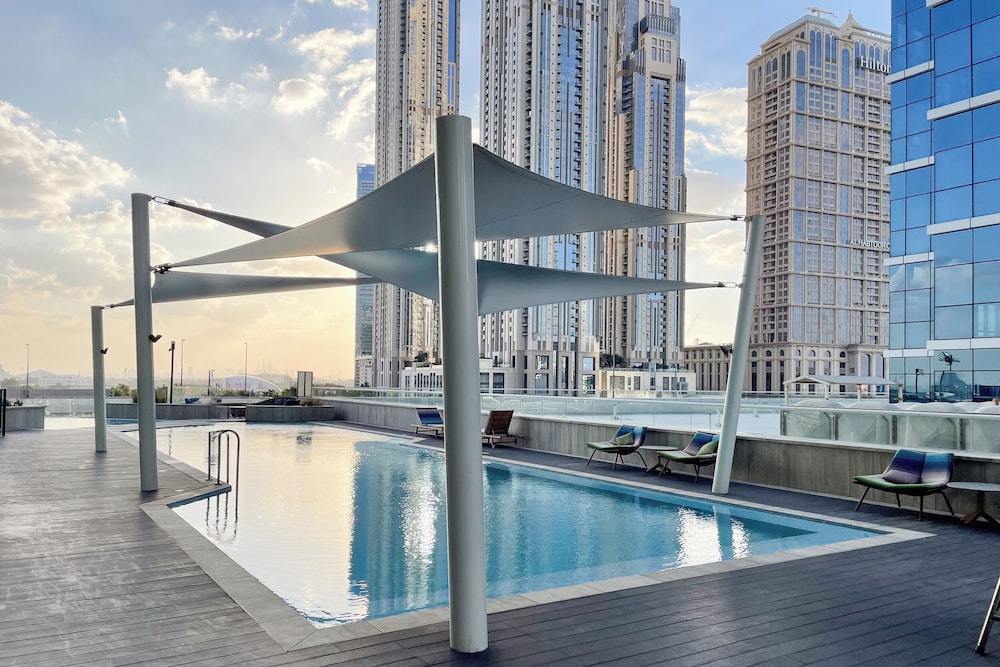SIMPLY COMFORT Missoni Top Floor with Sea, Canal and Burj Khalifa Views