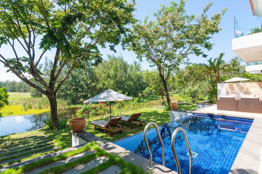 Golf BRG and Lake view villa by EB view 2