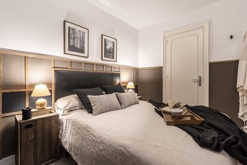 Beraldi - 1 Bedroom and Shared Pool in Trafalgar