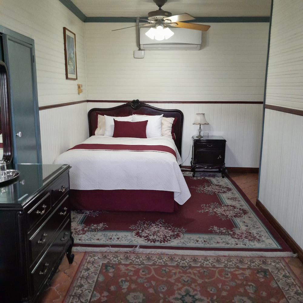 Santo Tomas Hotel - Property Image 1