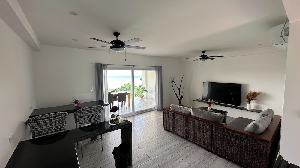 Tablas Seaview Homestay