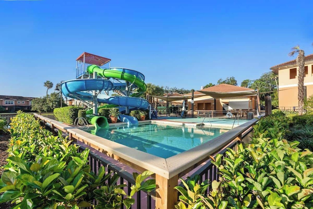 Pet Friendly 4 BR With Hot Tub