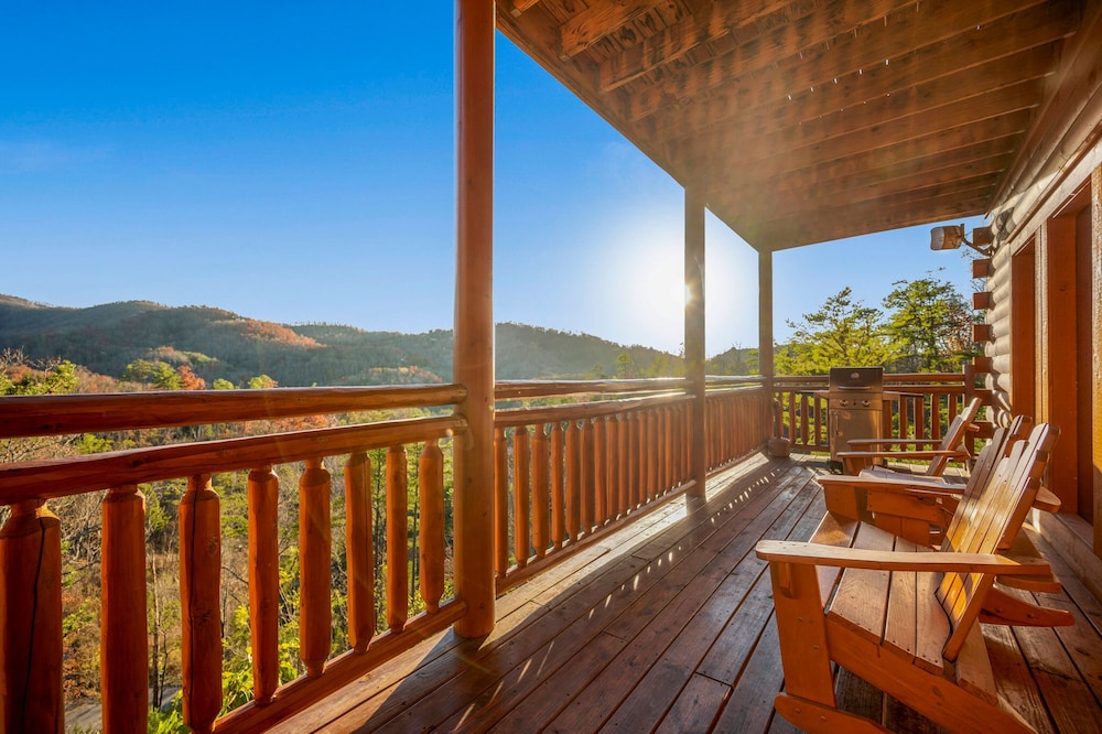 Exquisite Getaway w Indoor Pool Theater