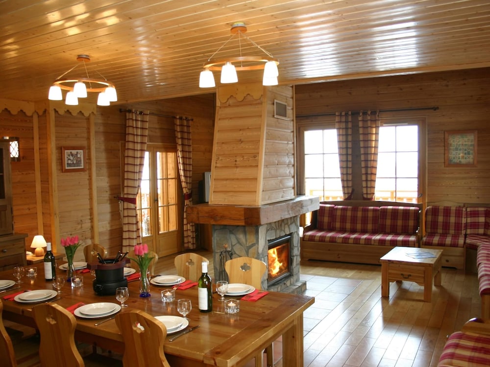 Huez Vacations - Chalet With Fireplace in Alpe D'huez - Property Image 5