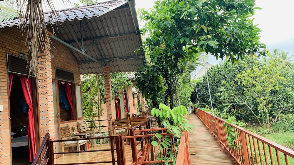 Gibbon Singing Homestay