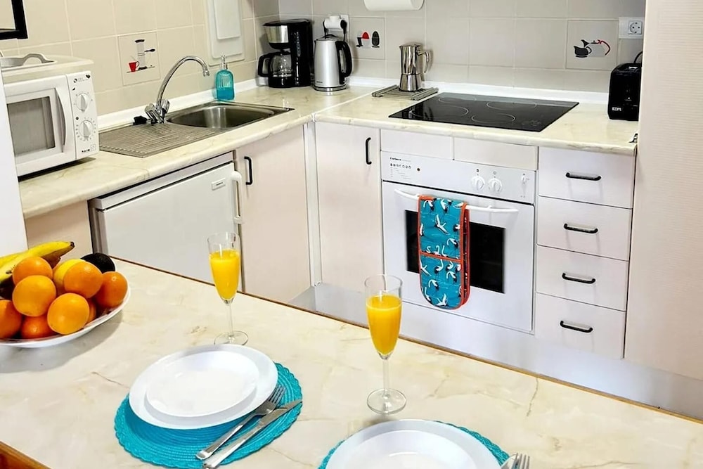 Arkadia 2 Guests - Pool - Balcony - Beach 12min