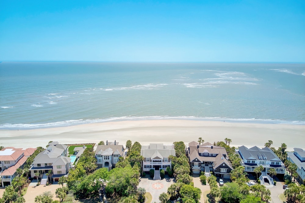 114 Ocean Boulevard by Avantstay Beachfront Infinity Pool Basketball Court Recently Renovated