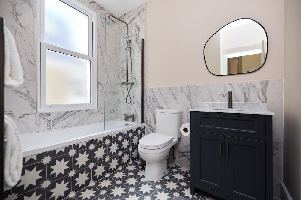 The Earlsfield Flat