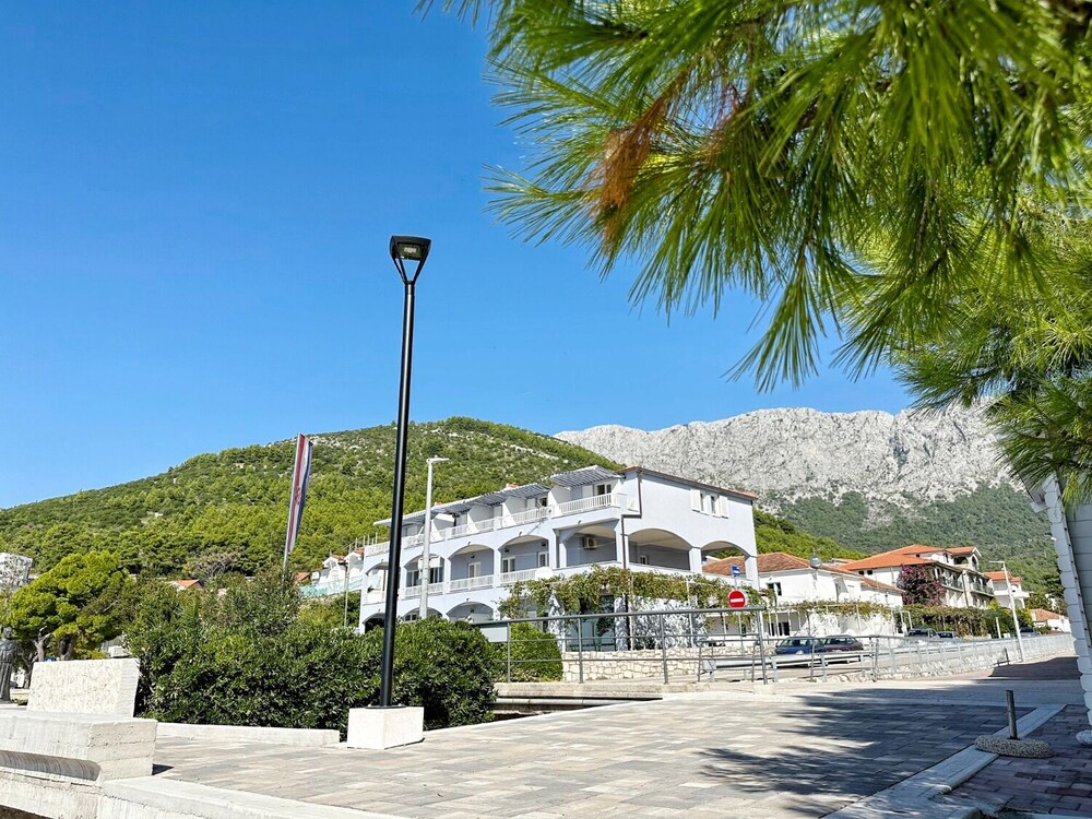Photo 16