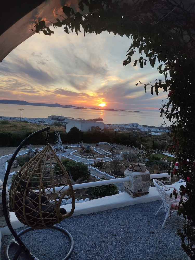 Zephyrus Sunset House