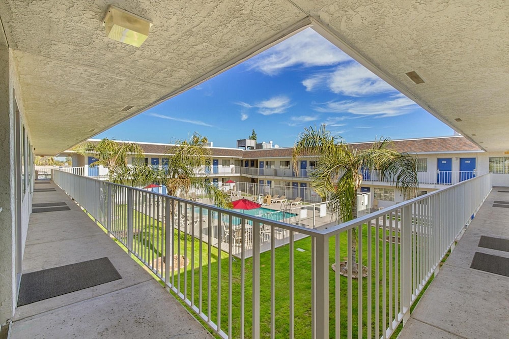 Motel 6 Phoenix North - Bell Road