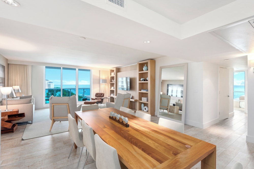 1 Hotel & Homes Private Luxury Suites
