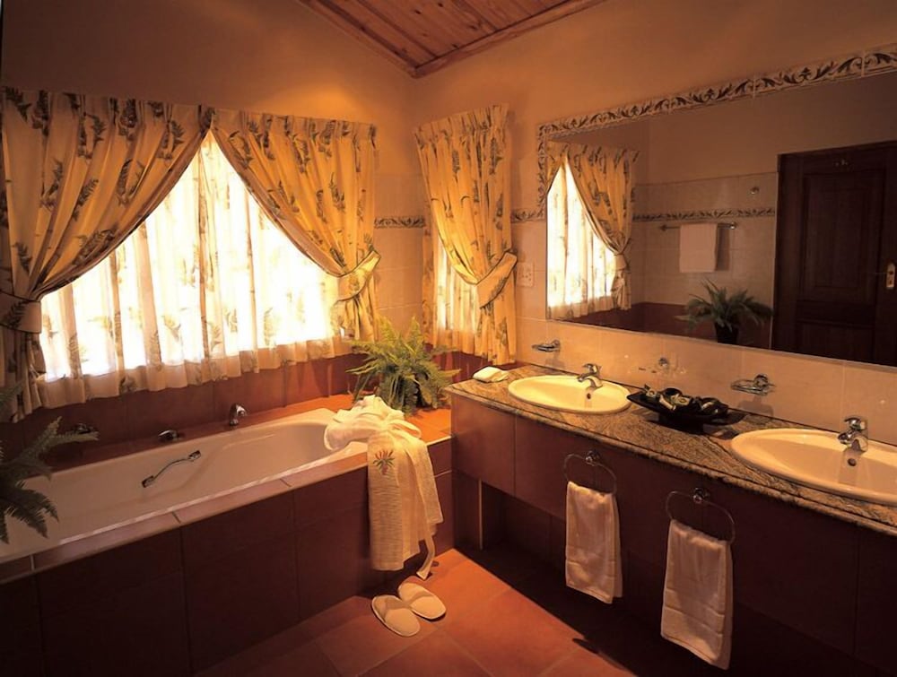 Pakamisa Private Game Reserve