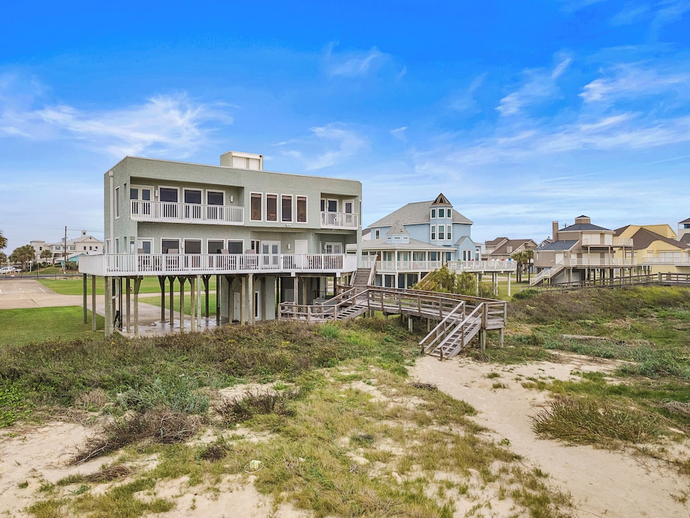 Butterfly Dunes by Ryson Vacation Rentals