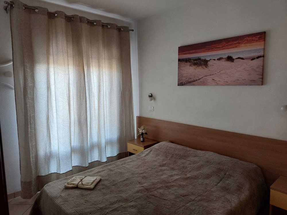 Accommodation With Terrace and Parking