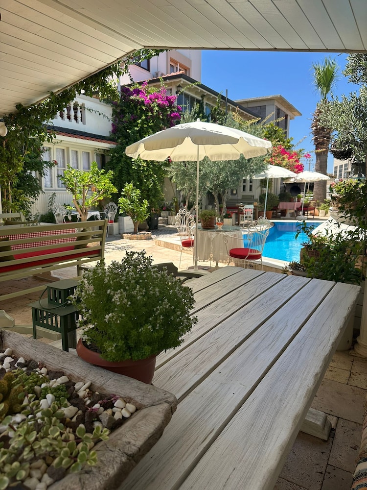 Morisi Pansiyon Karaburun