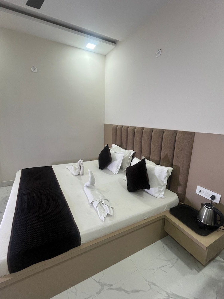 Hotel Shri Radha Sneh Mathura