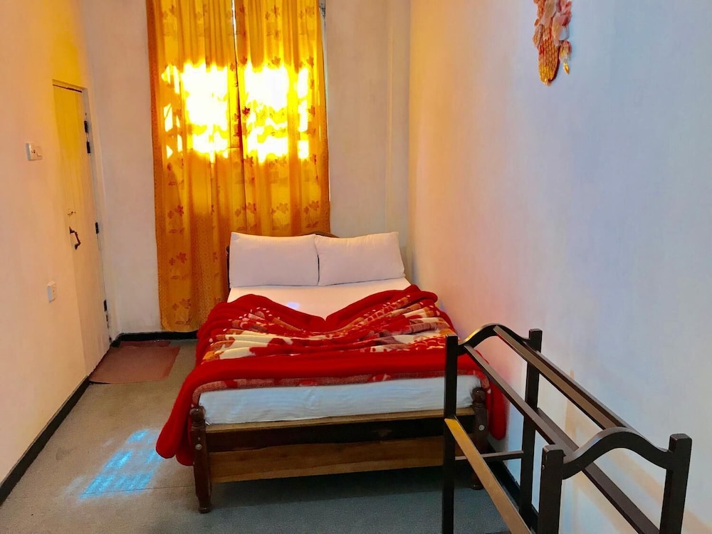 Nuwara Eliya Redrock Guest