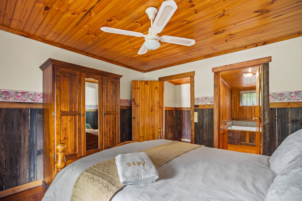 StayAU 3BR Quaint Countryside Cottage