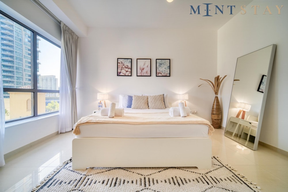 JBR Gem Spacious 1BR Apt With Balcony