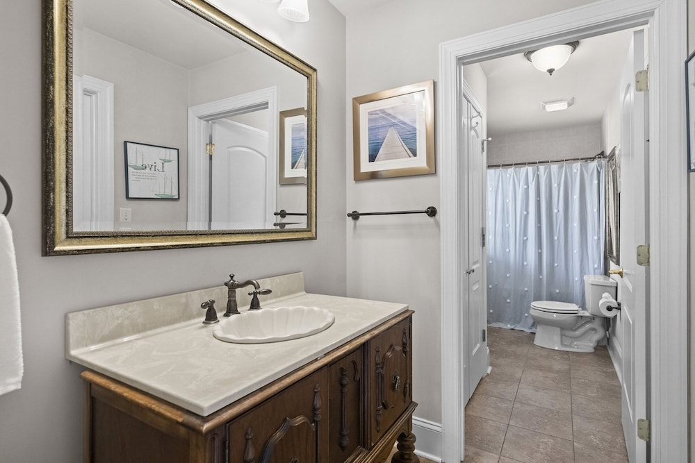 Make a Big Splash in 7BR Lake Norman Home!