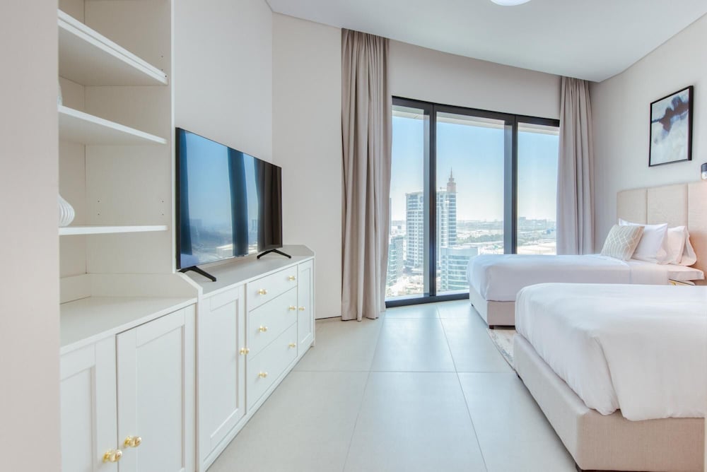 Luxury Sea View 3BR Maid Apt at the Address JBR