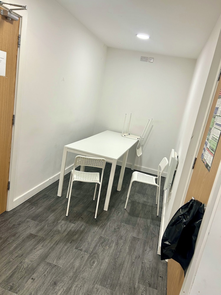 Room in Studio - One Studio Bradford City Center