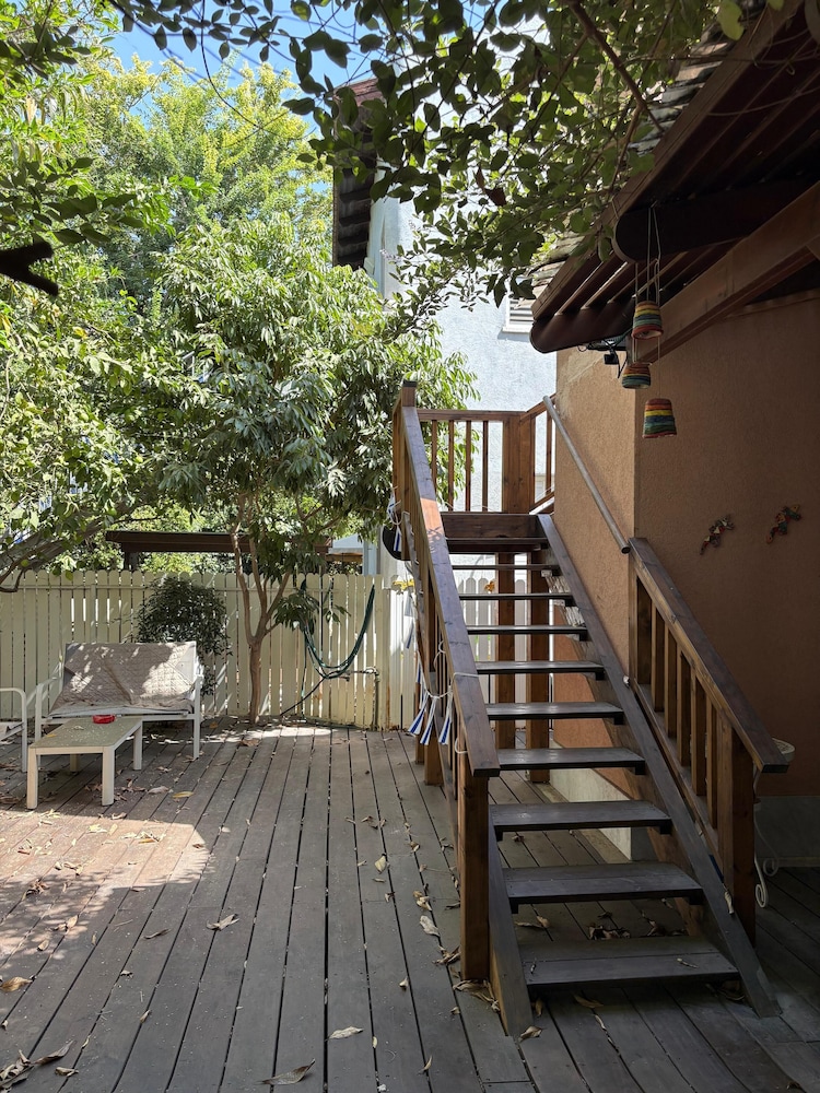 Kfar Saba Guesthouse
