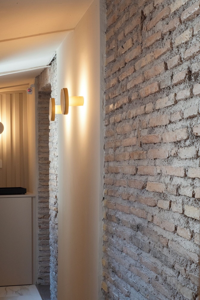Colonna Collection