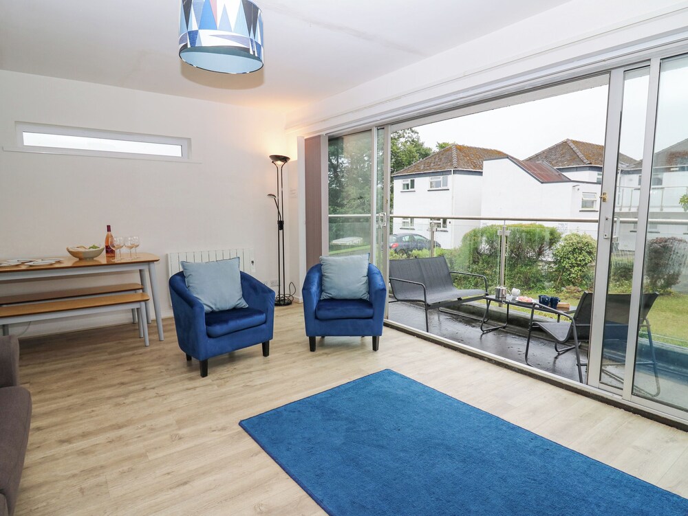 28 Coedrath Park