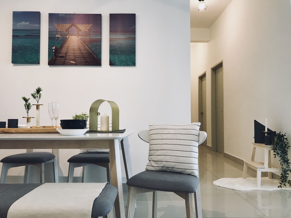 SkyVilla D'island Puchong by BeeStay photo 4
