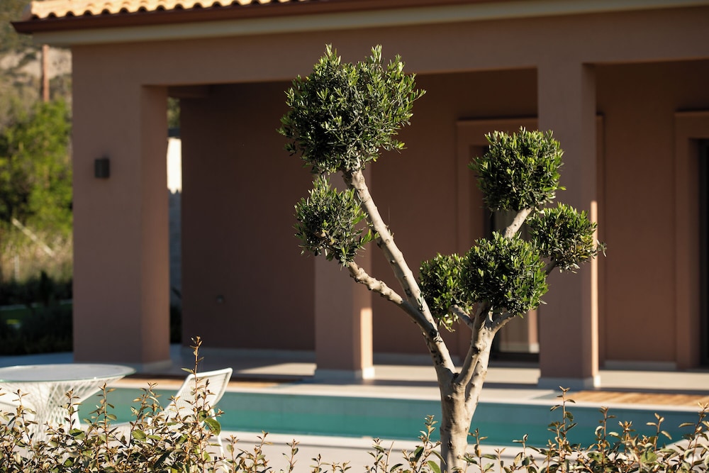 Reveli Suites