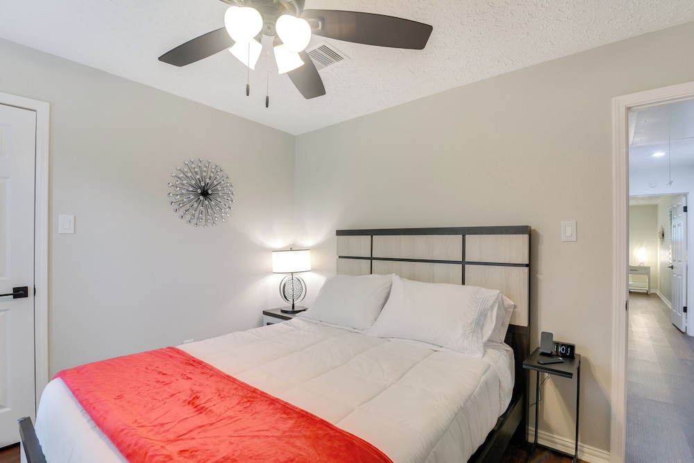 Golf & Get Outside - Family Home in Houston!