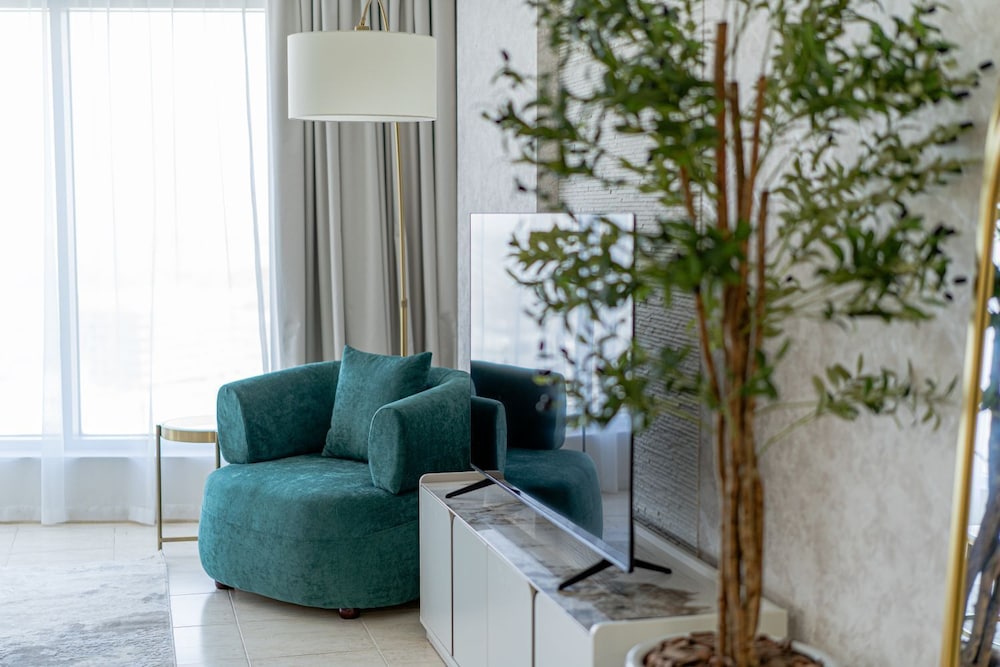 Iconic 2BR in Skycourt Dubailand