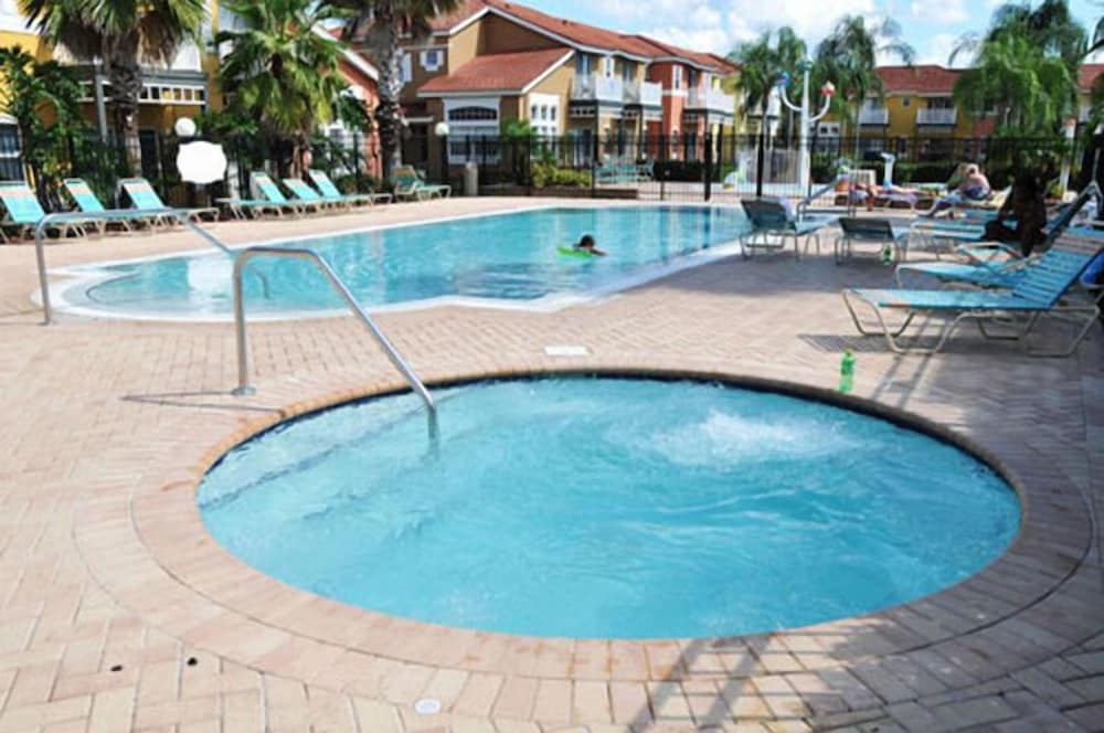 Lake Berkley - 7 Bed 5 Baths Villa - Image 4