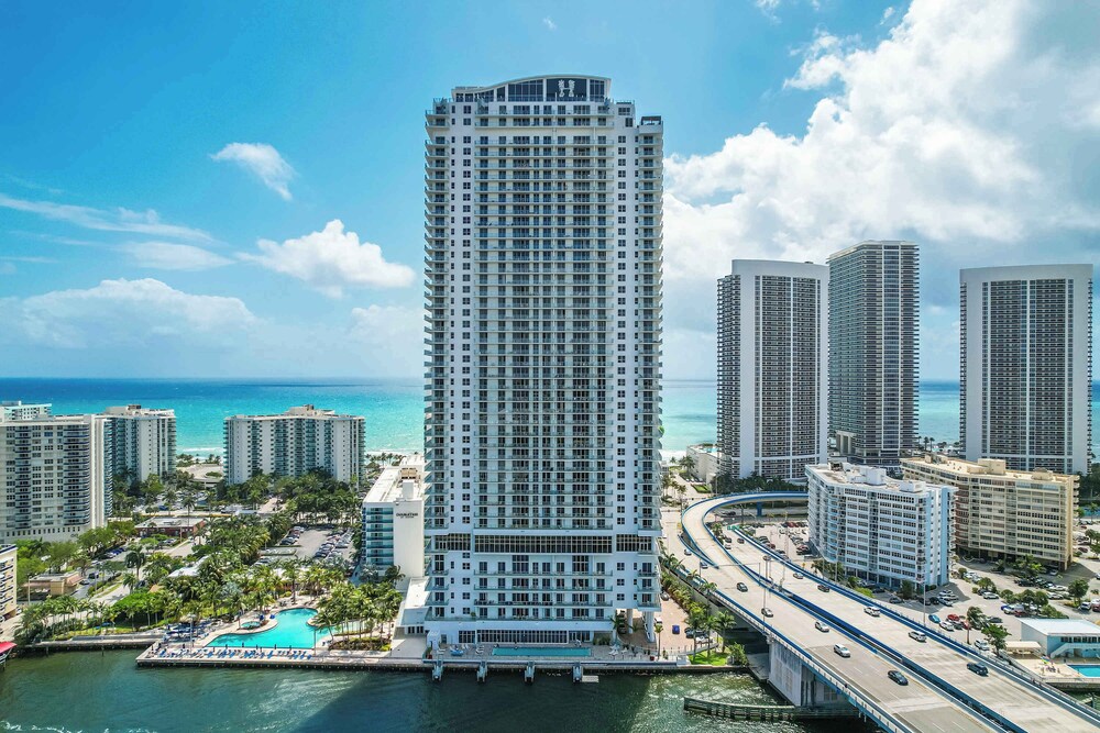 Ocean Eagle View - Luxury Oceanfront Stay for 6