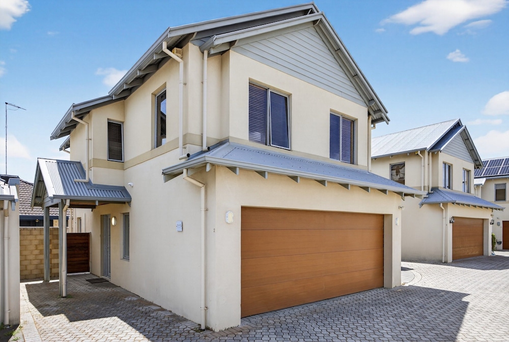 3-bedroom Escape With Outdoor Living Area