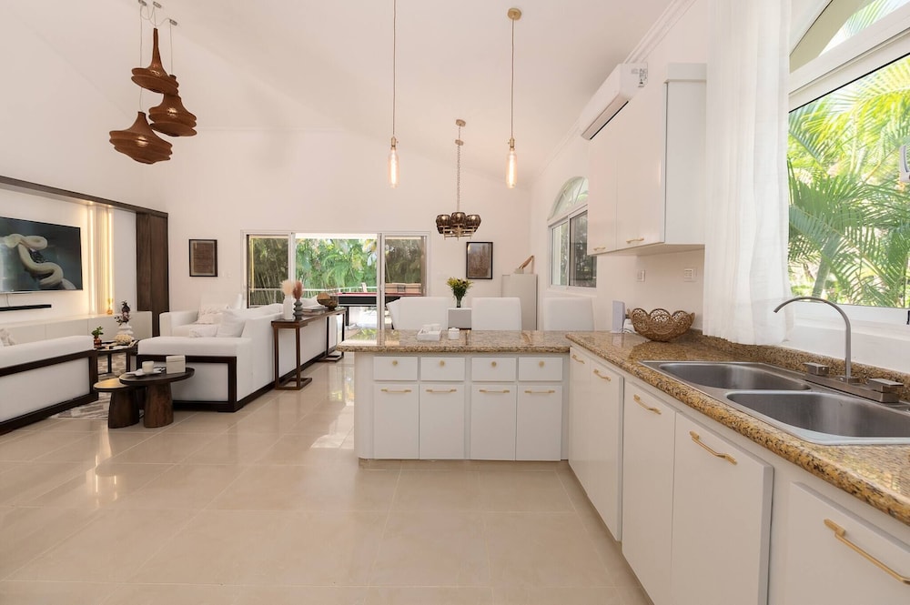 Villa Royale Luxury 4-bedroom Paradise In Sosua