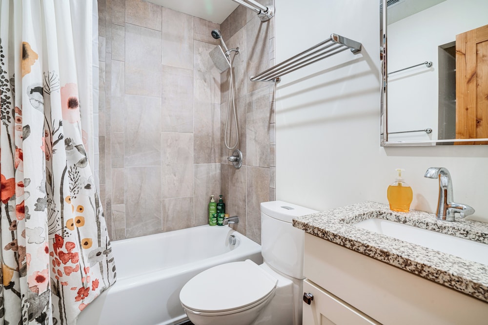 1/2 Mi to Dtwn Frisco: Mtn-view Condo w/ Pool!