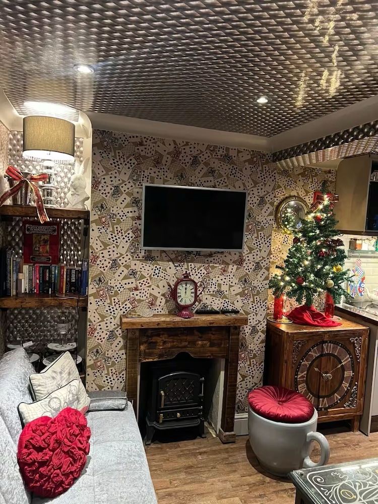 Looking Glass Cottage