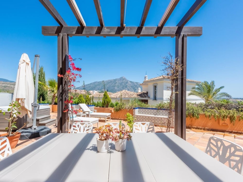 Los Belvederes a Spacious and Luxury Apartment
