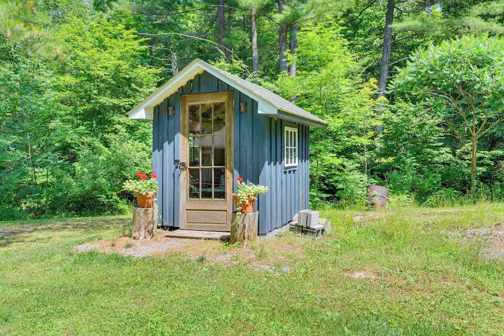 Fishing & Boating Paradise: St Lawrence River Home
