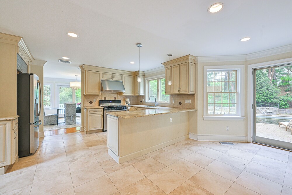 Private Pool & Patio: Luxe Westchester Home!