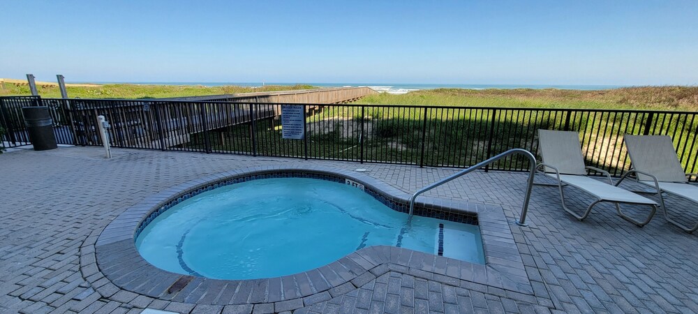 Spi Fun And Sun 2 Bedroom Condo by RedAwning view 4