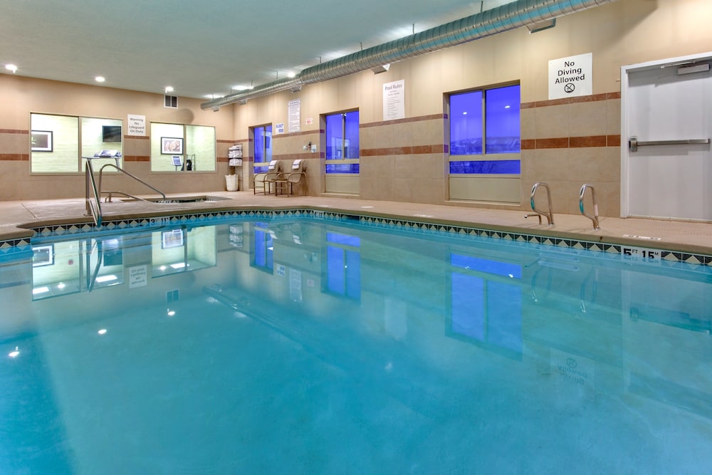 Grants Vacations - Holiday Inn Express Hotel  Suites Grants - Milan, an IHG Hotel - Property Image 11