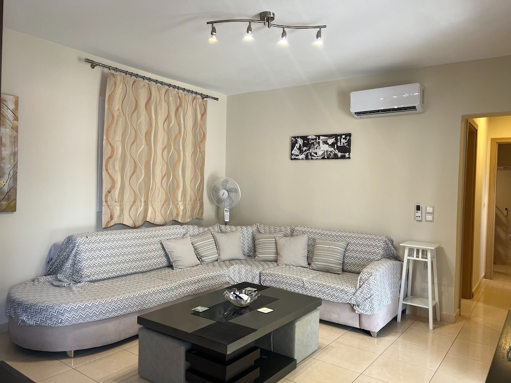 Kika Residence - 2 Bedroom House With Barbeque