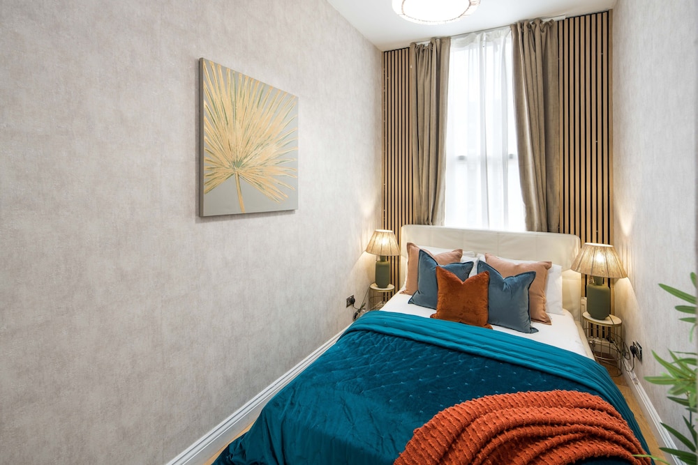 Charming 1-bed Apartment in London view 5